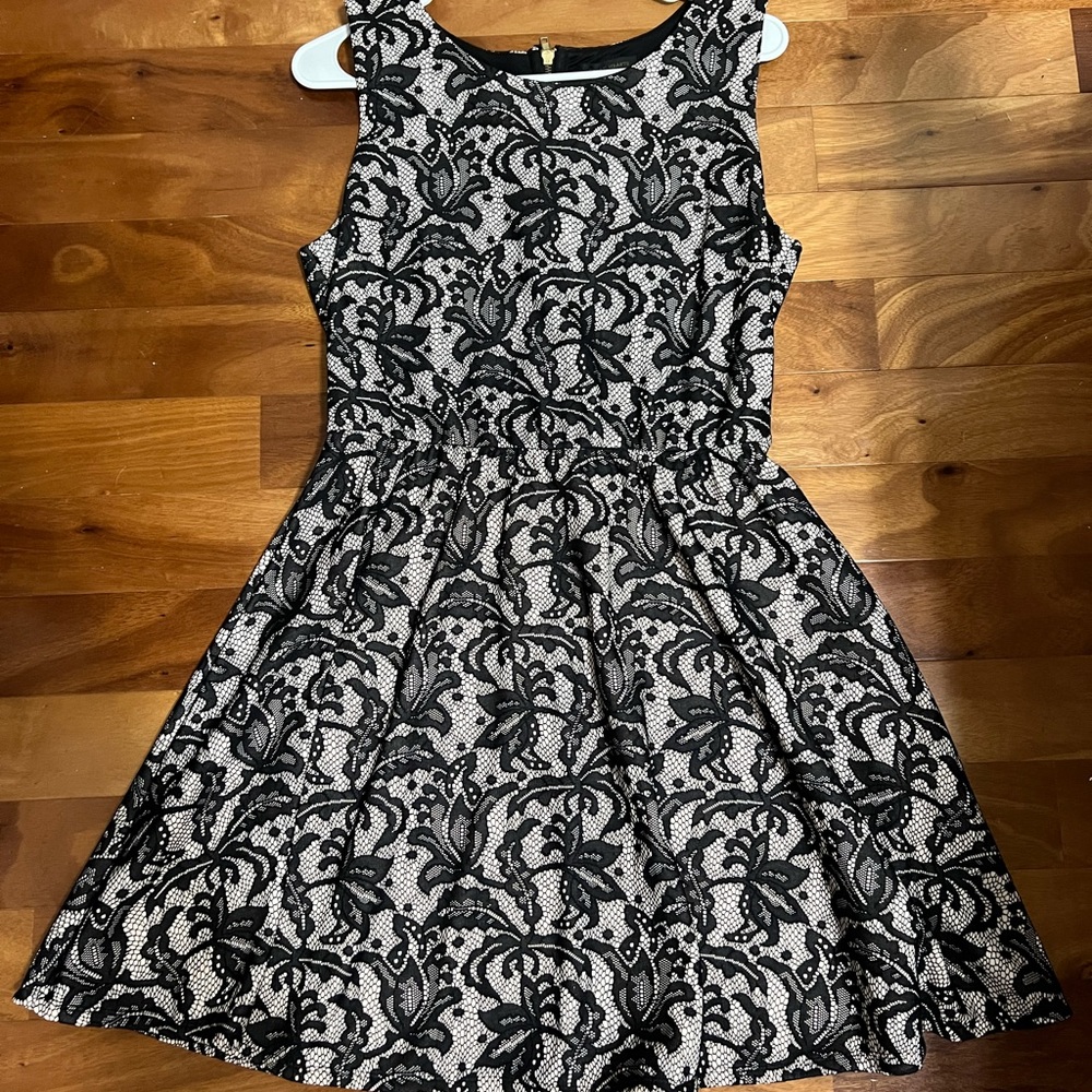 Francesca’s lace dress